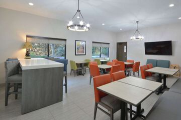 Breakfast/Coffee Service 107 of 118