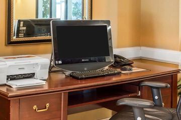 Business Center 36 of 37