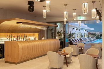 Poolside bar
