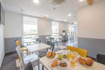 Breakfast buffet