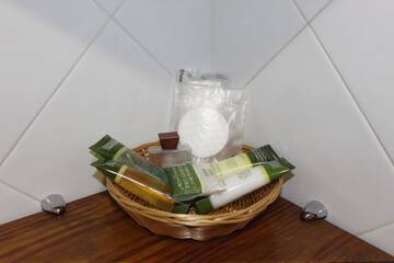 Bathroom amenities