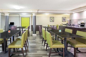 Breakfast/Coffee Service 55 of 61