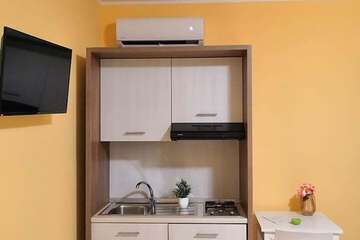 Private kitchenette