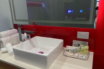Bathroom amenities