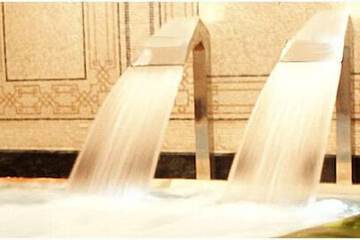 Indoor spa tub