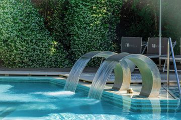 Pool waterfall