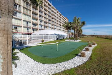 Mini-golf