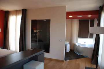 Jetted tub