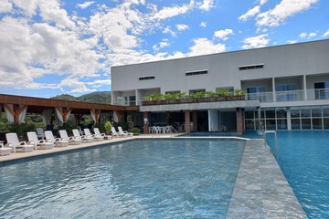Infinity pool