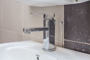 Bathroom sink