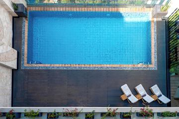 Rooftop pool