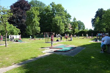 Mini-golf