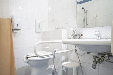 Bathroom sink