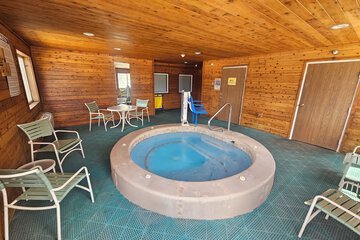 Indoor spa tub