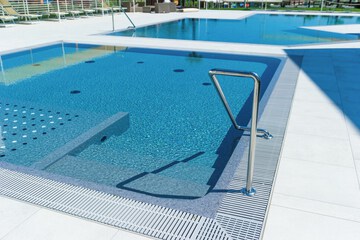 Infinity pool