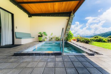 Private spa tub