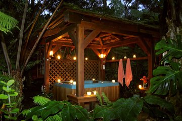 Private spa tub