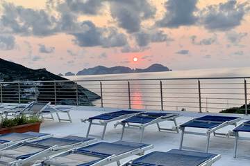 Sundeck