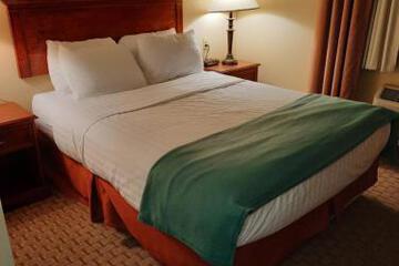 Suite 14 of 23