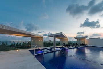 Rooftop pool