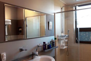Bathroom shower