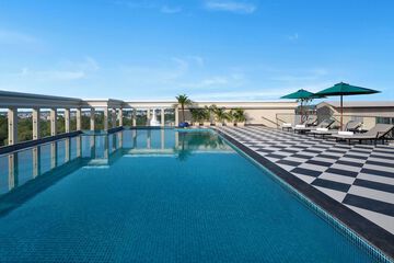 Infinity pool