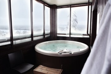 Private spa tub