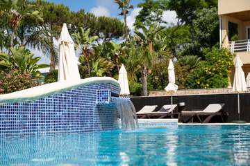 Pool waterfall