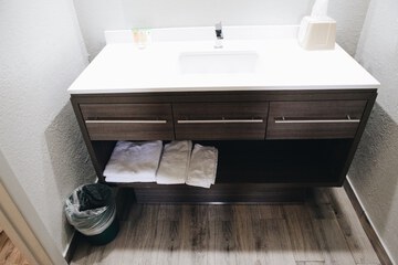 Bathroom amenities