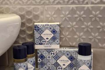 Bathroom amenities