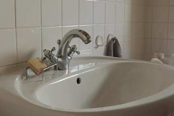 Bathroom sink