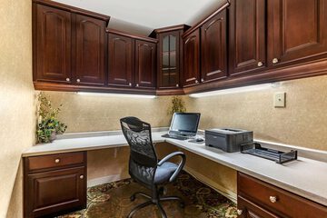 Business Center 45 of 45