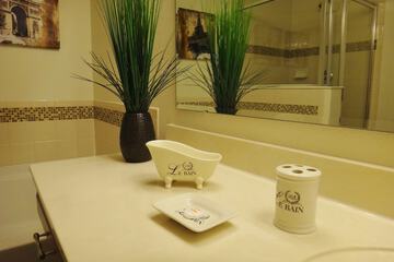 Bathroom amenities