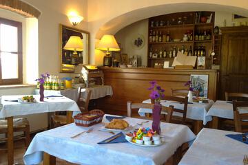 Breakfast area