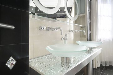 Bathroom sink