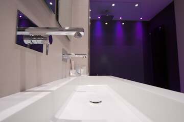 Bathroom sink