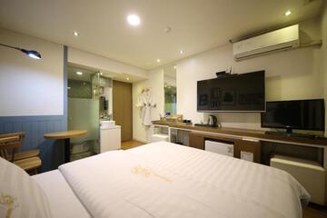Photo 17