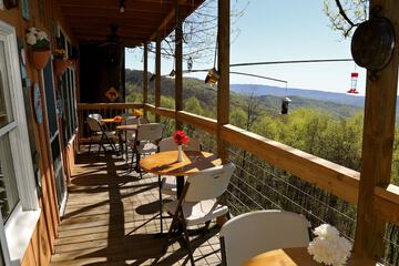 Breakfast/Coffee Service 24 of 32