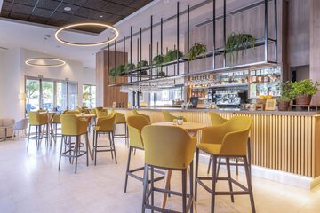 Snack bar