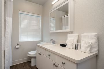 Room 47 of 211