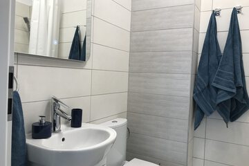 Bathroom sink
