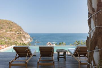 Infinity pool