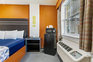 Mini-refrigerator