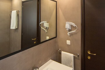 Bathroom sink
