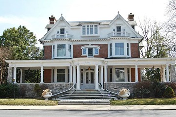 The Albanus Phillips Inn