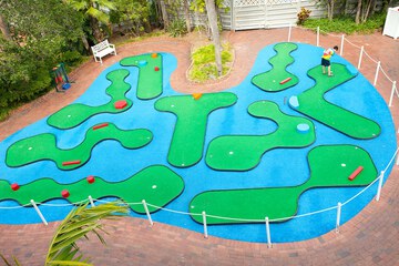 Mini-golf