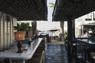 Poolside bar