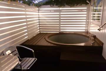Private spa tub