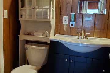 Bathroom sink