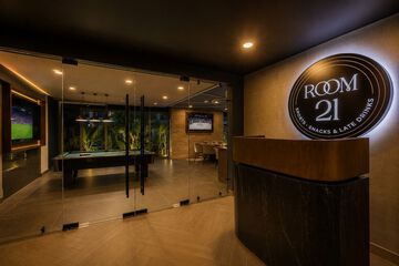 Sports bar